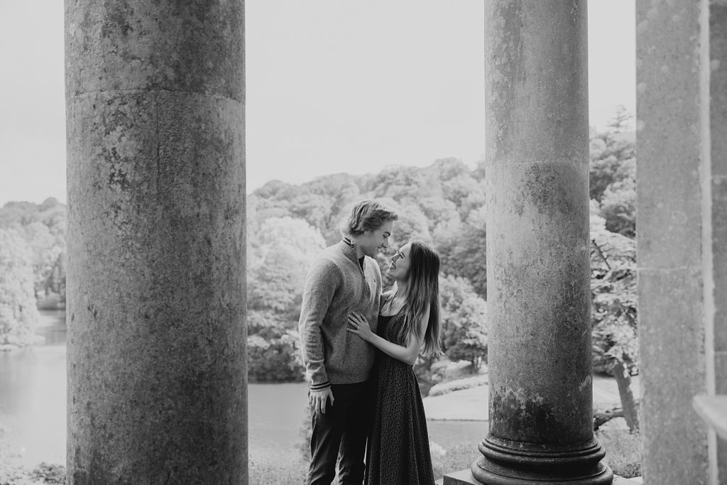 Engagement shoot at Temple of Apollo Stourhead